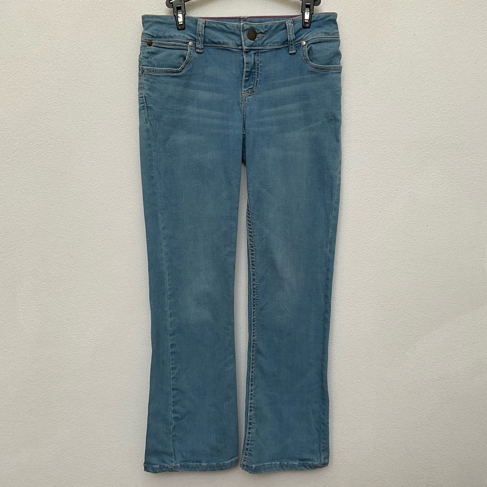 Wrangler Light Wash Bootcut Jeans Size 3/4 x 30 Tan Stitching Western Cowgirl